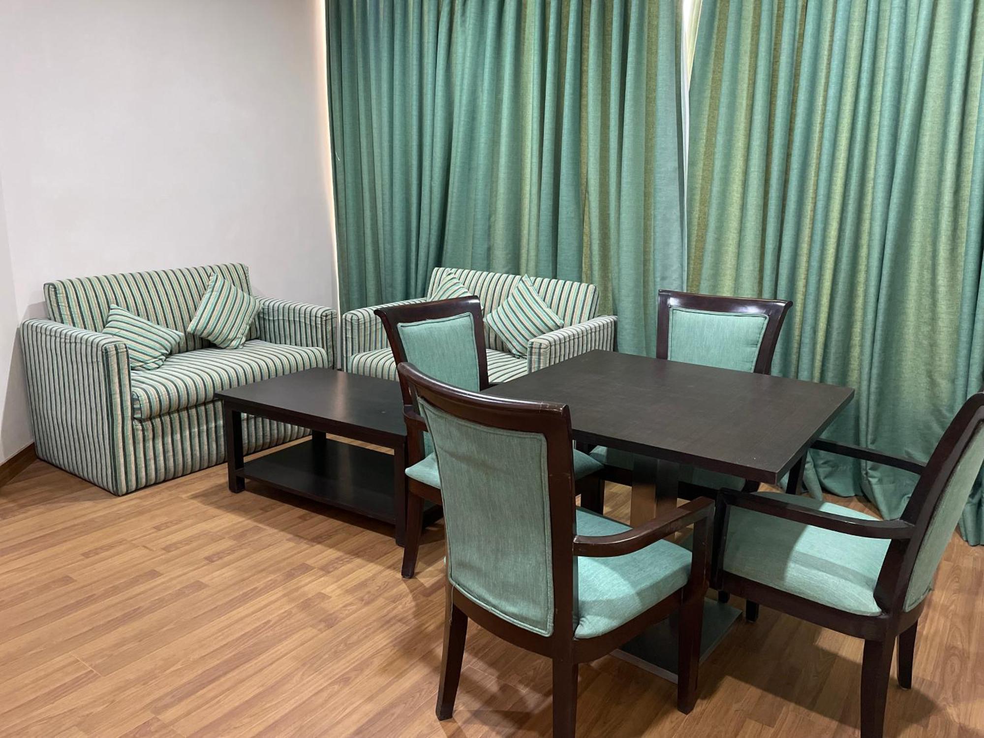 Hotel V Retreat Gurgaon Zewnętrze zdjęcie