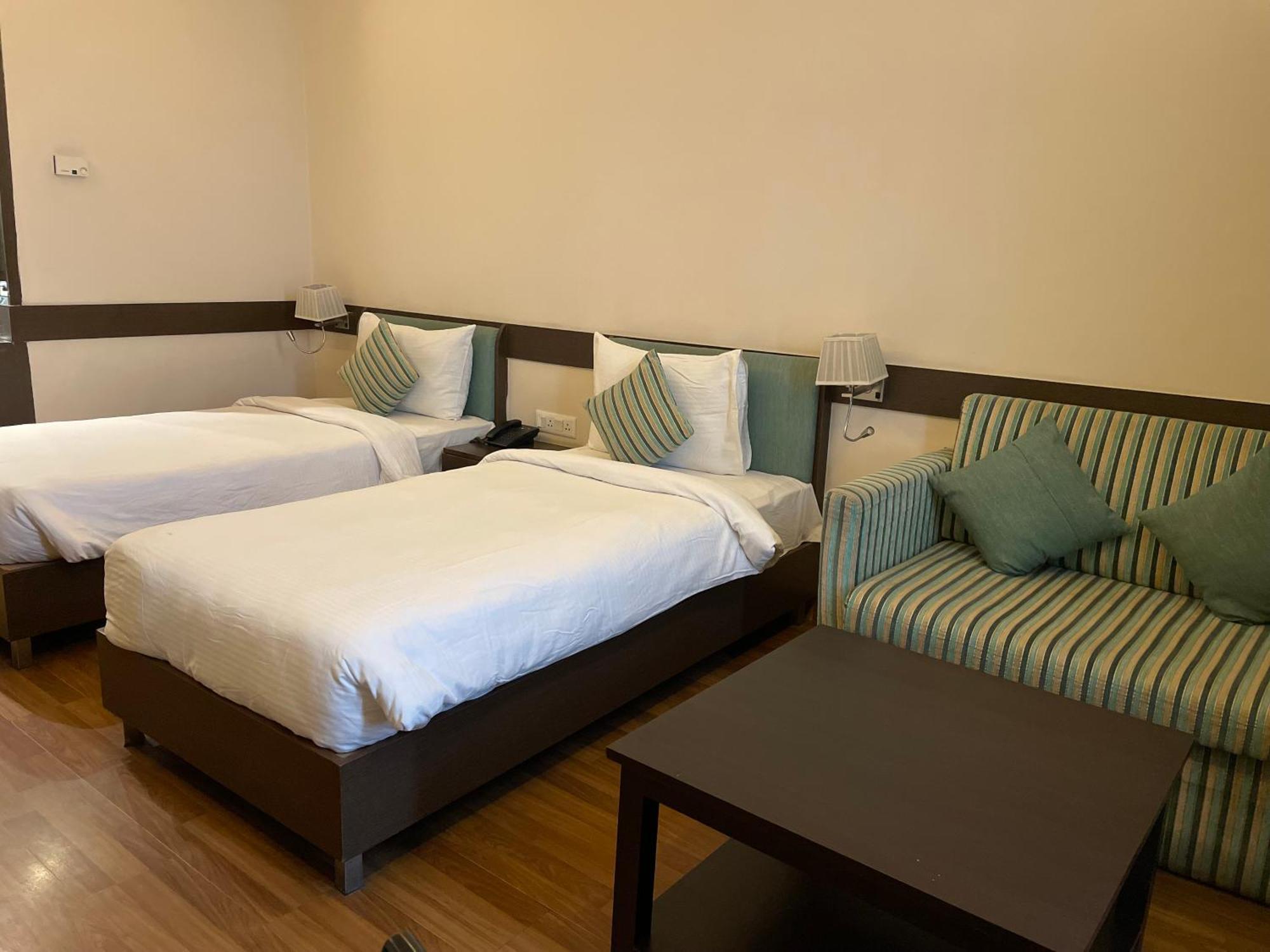 Hotel V Retreat Gurgaon Zewnętrze zdjęcie